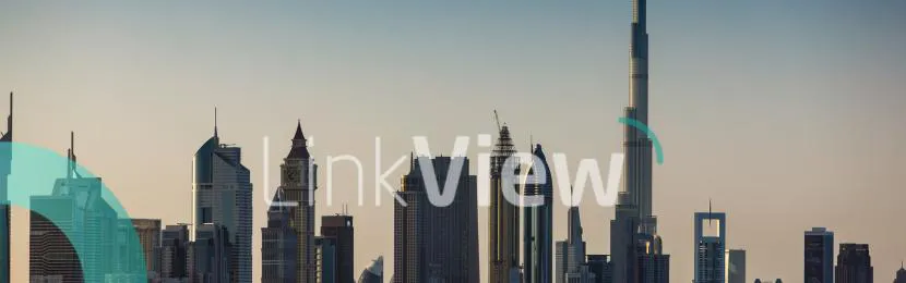 Skyline de Dubaï avec le logo LinkView, illustrant l’implantation de l’entreprise au Moyen-Orient